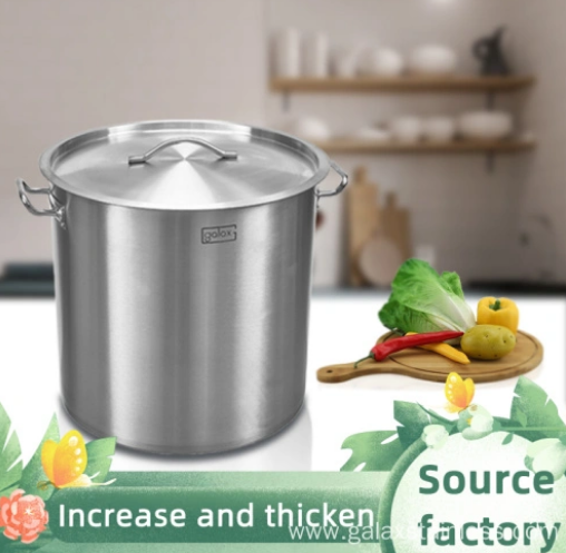"Pentola in acciaio inossidabile: il cuore della tua cucina" "Stainless Steel Stock Pot: The Heart of Your Kitchen"