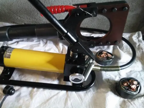 spring loaded wire cutters