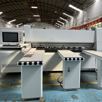 Automatic CNC Panel Saw Machine with Computer Sliding Table for Furniture Woodworking