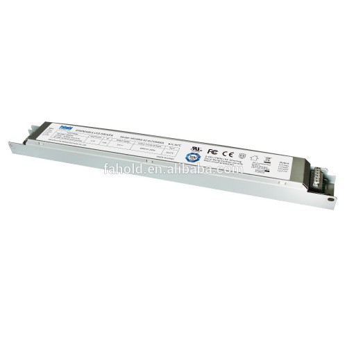 A tensão constante 12V 100W conduziu a luz linear o motorista