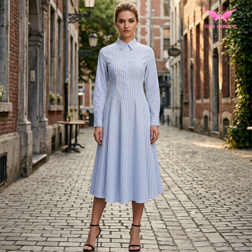 Blau-weiß gestreiftes Midikleid in A-Linie