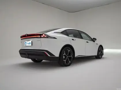 2025 Shenlan SL03 and Changan Deepal SL03 Hybrid Electric Sedans