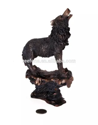 Deqogo Copper Wolf Howing to the Moon Statue by Deqogo Decoration