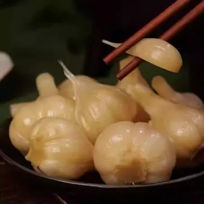 Handcrafted Sweet Garlic Pickles