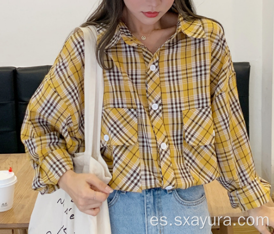 Blusa estilo western con cuello redondo y manga larga en amarillo