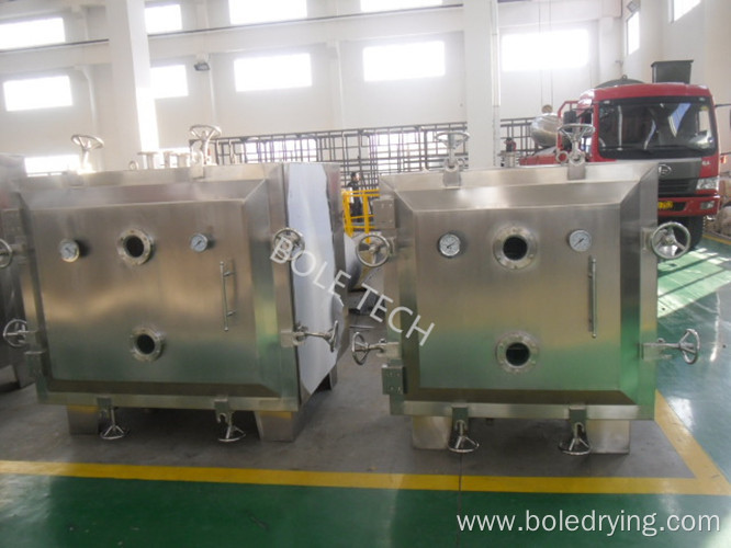 Low temperature vacuum tray dryer machine