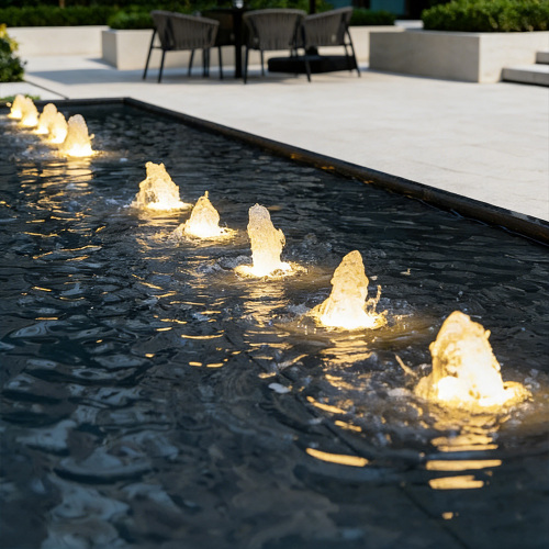 نافورة زخرفية صغيرة في الهواء الطلق