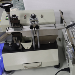 Automatic feeding of tube parts cutting machine