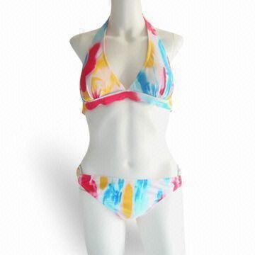 Bikini with Printed Fabric and Reversible Top