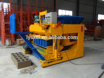 QT6-25 moving river stone cement brick machine