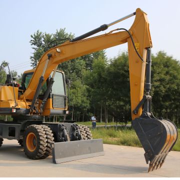 Stok Kullanılabilirliği: 0,7 cbm kova ve daha büyük tekerleklerle 16 ton 4WD ekskavatör