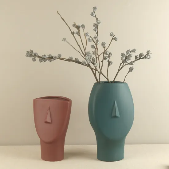 Custom Red and Blue Human Face Ceramic Flower Vases: Elevating Home, Hotel, and Restaurant Décor