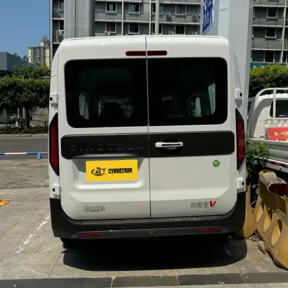 Sinotruk Pioneer Officer V