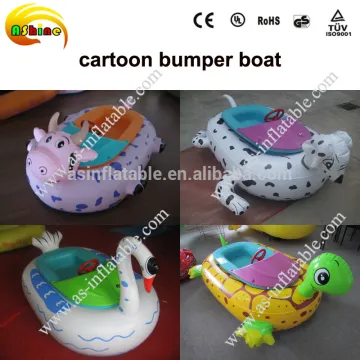 Funny water game battery operated inflatable bumper boat on promotion