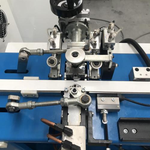 Machine d&#39;extrudeuse de butyle d&#39;entretoise en aluminium CNC