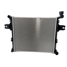 Radiateur du commandant V6 / V8 4.7 06-10 OemNumber 55116849AB