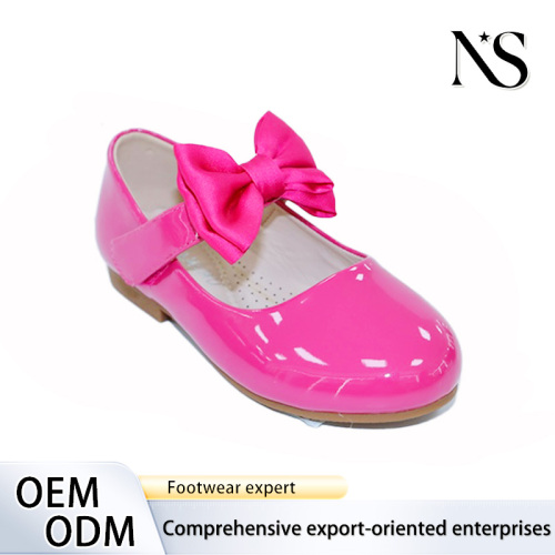 Sapatos Mary Jane rosa choque da moda para os mais pequenos