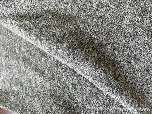 tessuto grigio in maglia in maglia in bianco e nero