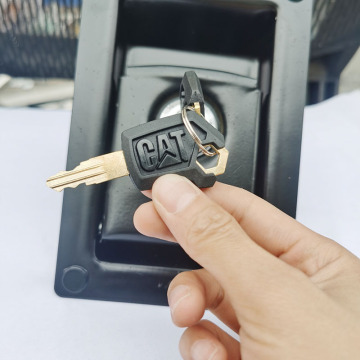 CAT Construction Machinery Parts: Excavator Hydraulic Pump Side Door Lock Key for Various Models (305.5E2, 320, 323, 336, 326, 345GC)