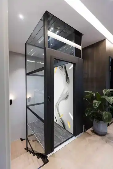 Residential hydraulic elevator passenger lift