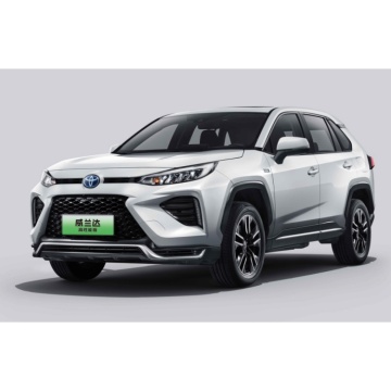 トヨタRAV4ハイブリッド4WD SUV "注：フレーズには小さなタイプミスがあるようです。「ワイルドランダー」の代わりに「rav4」であるはずです。また、説明はハイブリッドモデルを示唆しているため、その側面が重要であることを強調しています。