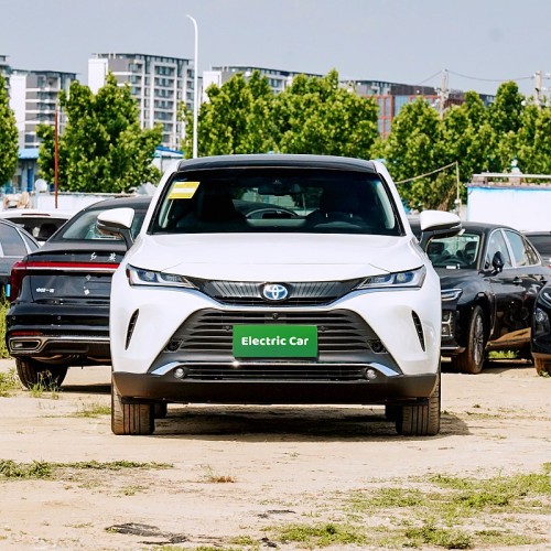 5-seater Toyota Harrier for family transportation