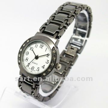 Alloy case wrist watch