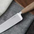 7 INCH SANTOKU MES MET PAKKA HOUTEN HANDVAT