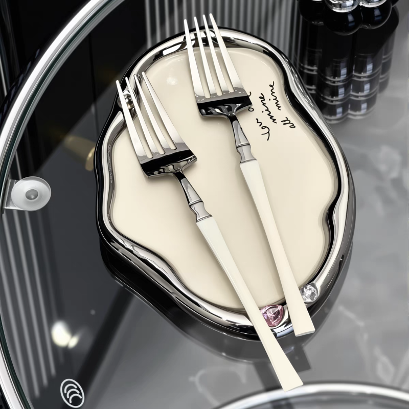 Creamy White Handle Dinner Fork