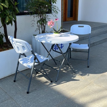 Bán buôn bàn gấp nhựa màu trắng di động với tay cầm để cắm trại, dã ngoại và các sự kiện