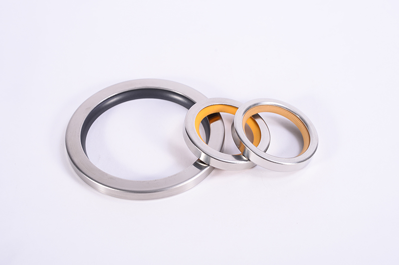 The difference between PTFE single lip oil seal and double lip oil seal