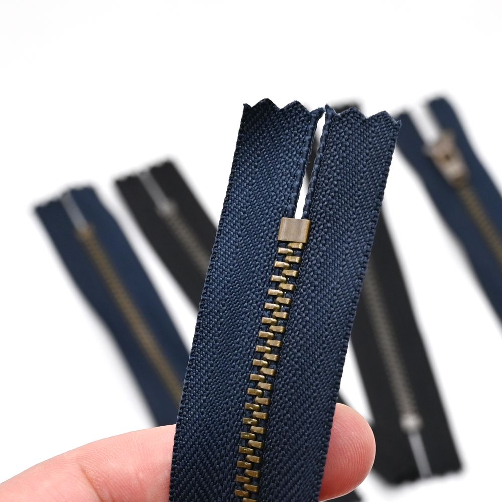 Brass Teeth Close End Zipper for Clothing Brass Teeth Close End Zipper for Clothing