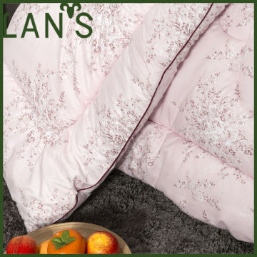 New Design Polyester Fabric Cotton and Poly Fiber blended Filling Cotton Comforter Made in China