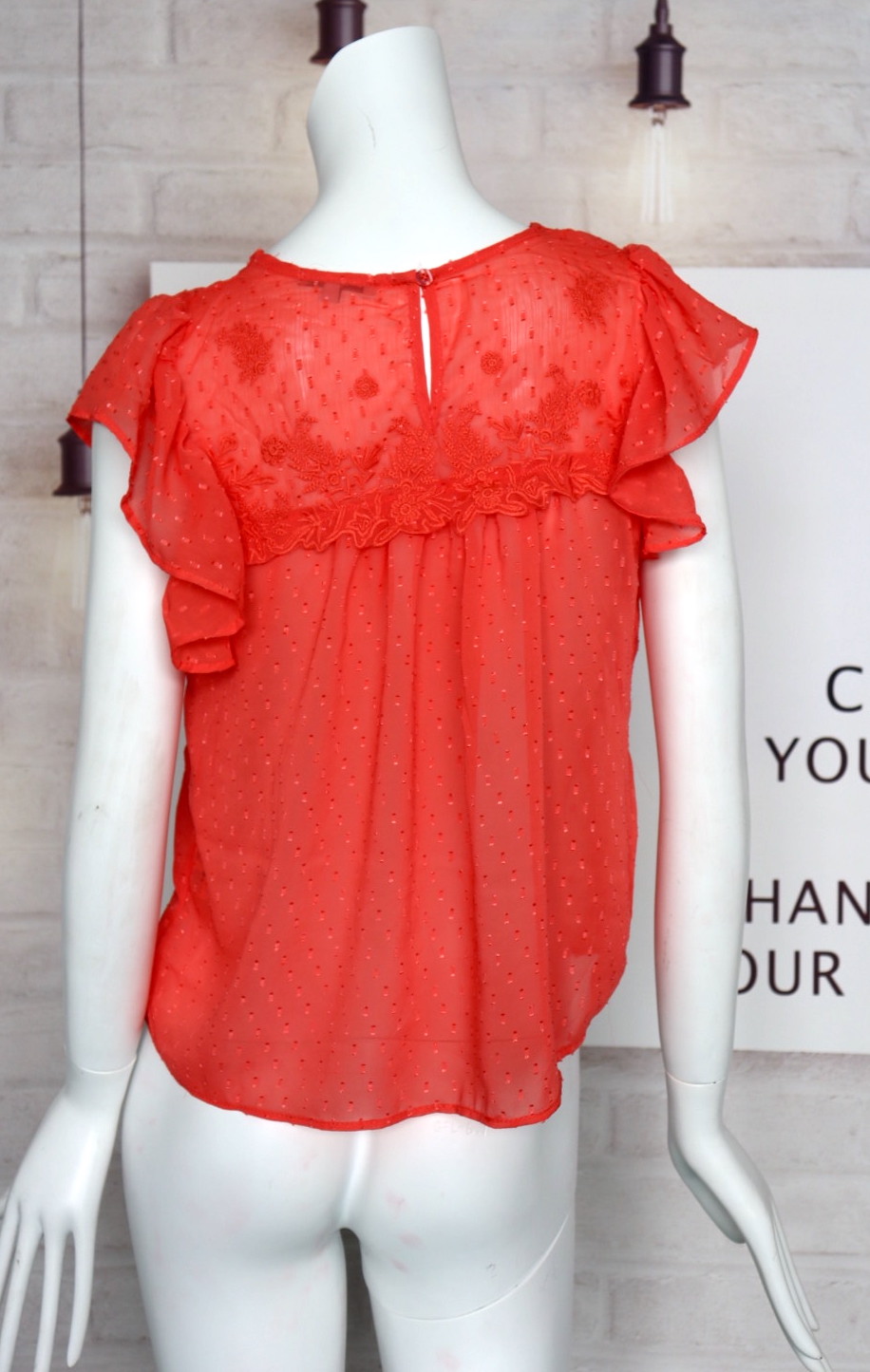 Comfortable and breathable Cropped Pullover