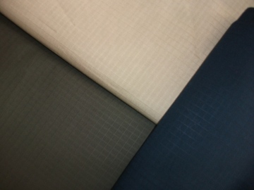 Polycotton Ripstop 직물 염색