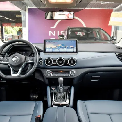 Nissan Qashqai 2.0L Manual Fuel-Efficient SUV LHD with Rearview Camera