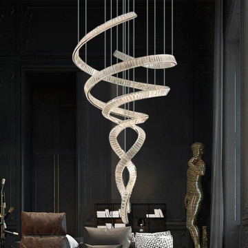 Candeleras de villas de hotel de lujo modernas: diseño LED para techos altos y escaleras