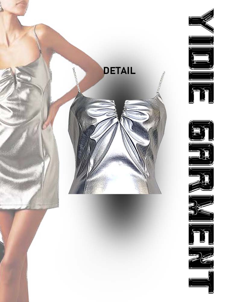 Matowa metaliczna faux skórzana sukienka bez pleców