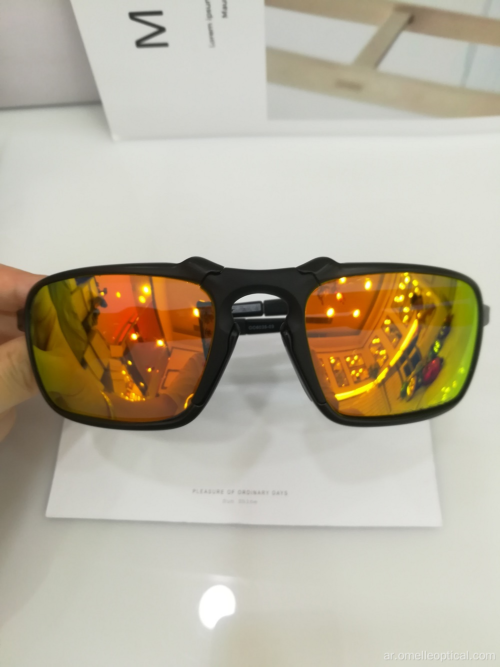 نظارات شمسية باطار متعدد الالوان