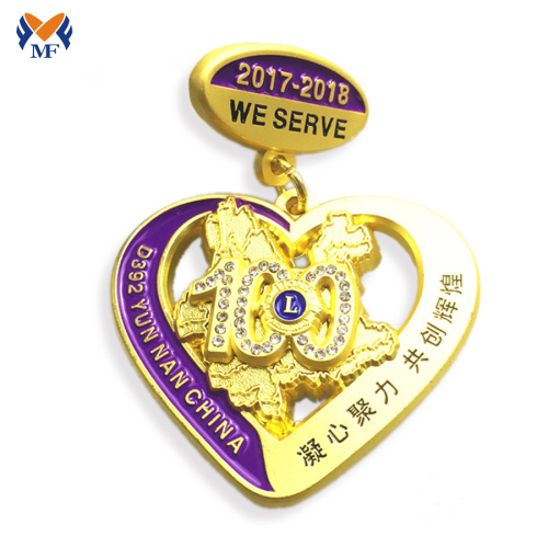 Dekorasjon Gold Heart Diamond Badge