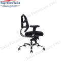 Cadeira de malha de escritório ajustável com apoio de braço