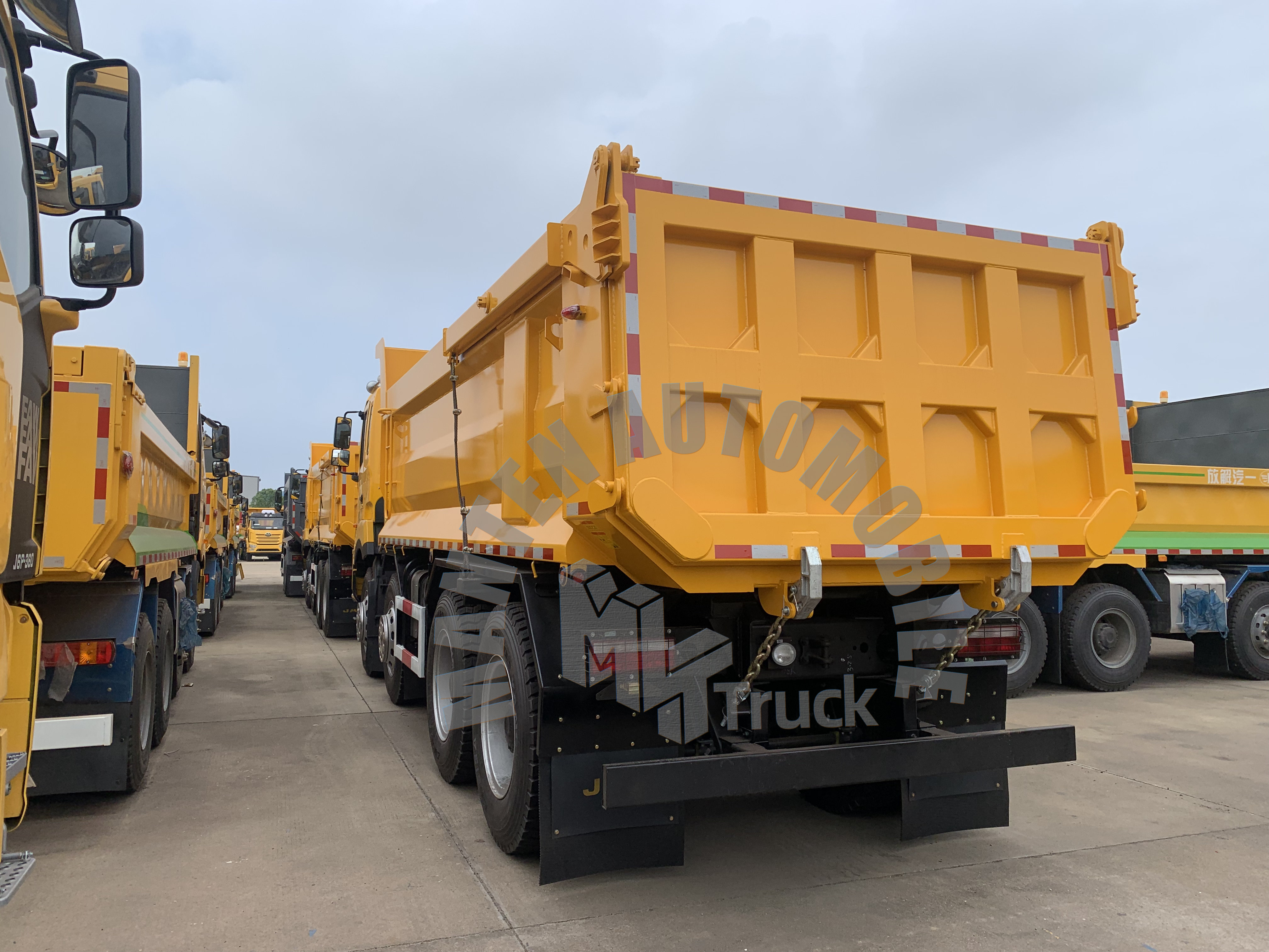 High Quality Jac 8x4 12 Wheels 380hp Dump Tipper Trucks - Used Tipper ...