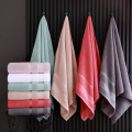 Asciugamano bianco in cotone all'ingrosso 70x140 cm per doccia da bagno