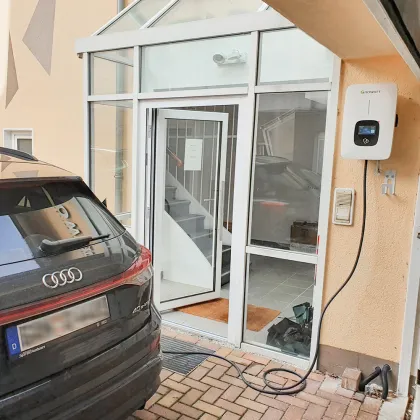Growatt Wall-Mounted Electric Vehicle (EV) Charging Stations: 3KW, 15KW, and 22KW DC Charging Solutions