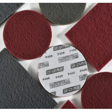 Almohadillas no tejidas versátiles para un lijado eficiente de madera