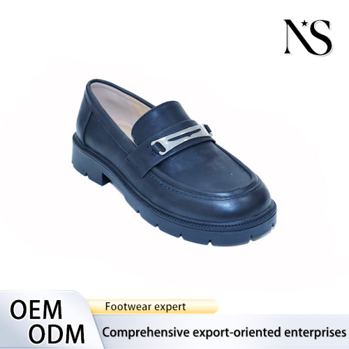 Mocasines negros elegantes con diseño atemporal