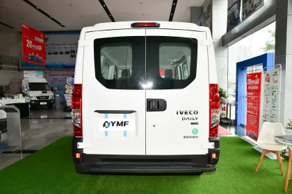 Customized Luxury IVECO RV Caravan: Fully Equipped Motorhome