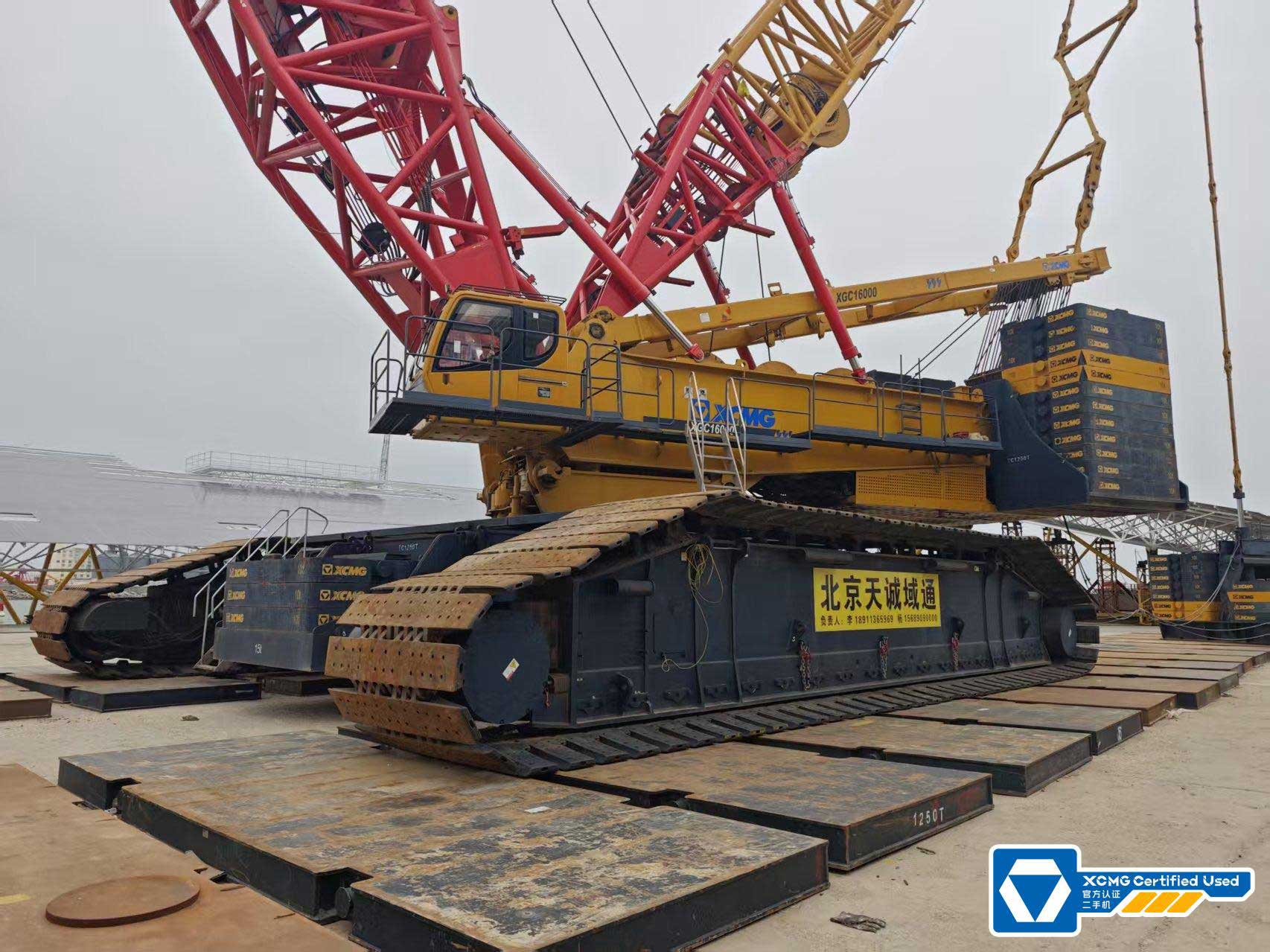 the-front-of-the-used-crawler-crane-XGC16000-1