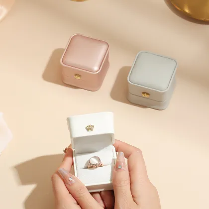 Elegant Rose Gold Crown Pu Leather Jewelry Box