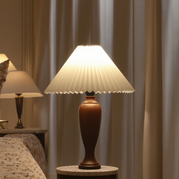 Nordic Vintage Solid Wood Table Lamp E27 Warm White for Children